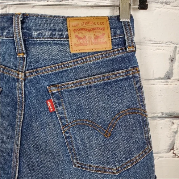 Levi's Wedgie High Rise Denim Shorts - Picture 5 of 9